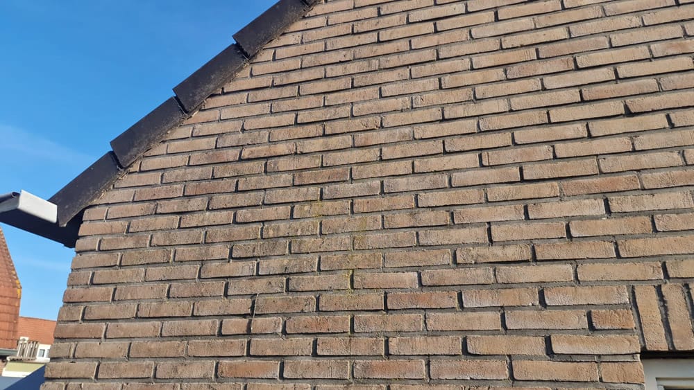 Gevel herstellen bij kozijn 4 Gevelreiniging Oldenzaal