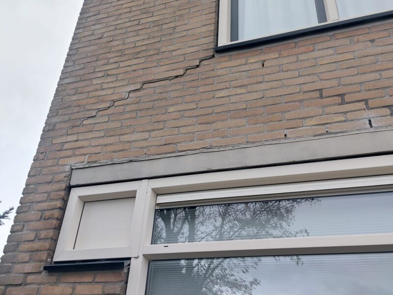 Gevelherstel JFE Bouw & Renovatie Scheur in buitenmuur repareren